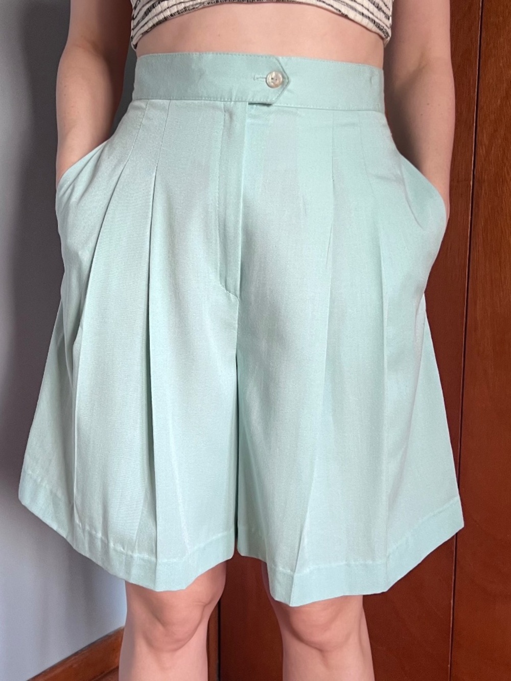 Vintage High Waisted Bermuda Shorts - Small - Picture 3 of 4